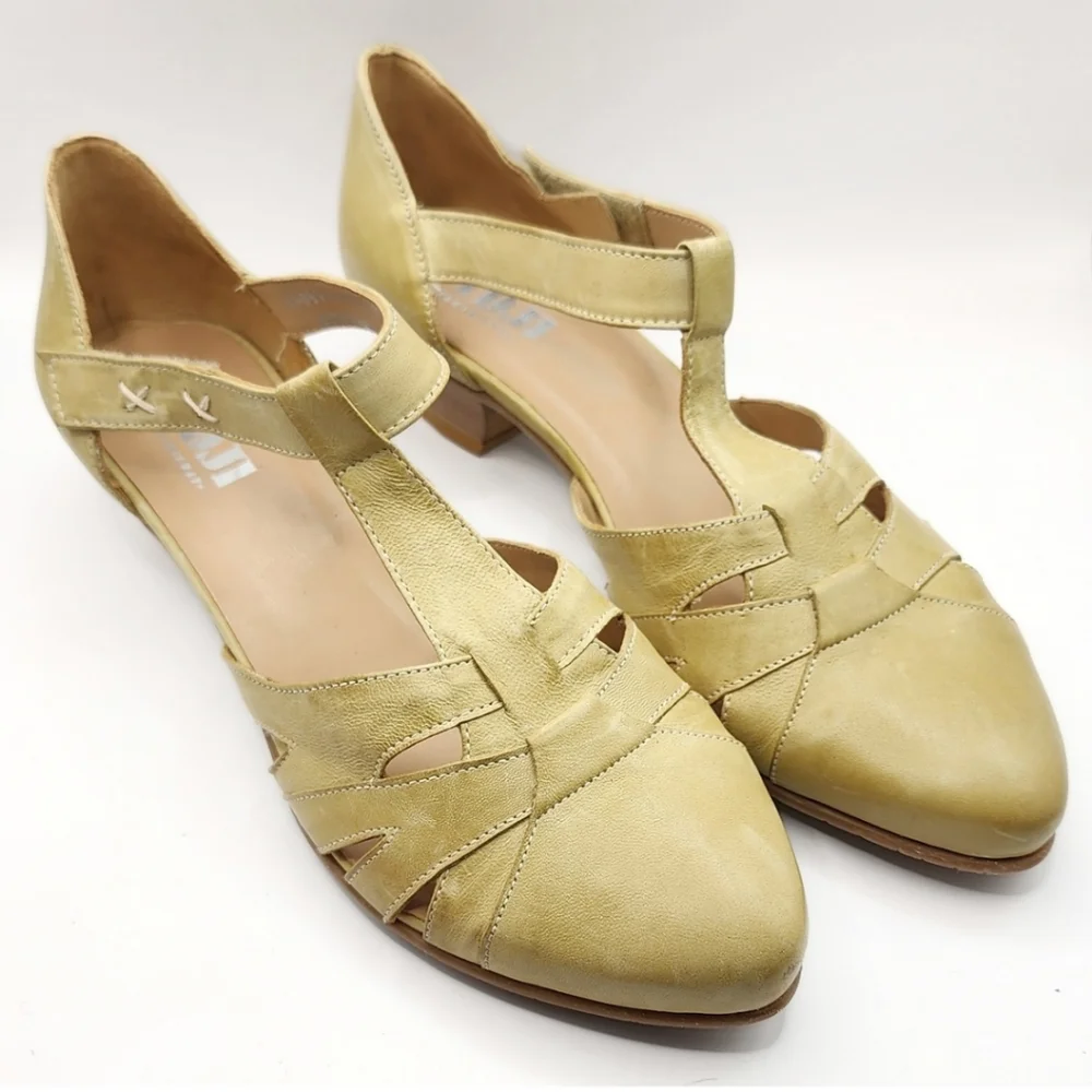 Fidji Shoes V096 velcro sandals low heel NWOB T-Strap - Picture 4 of 6